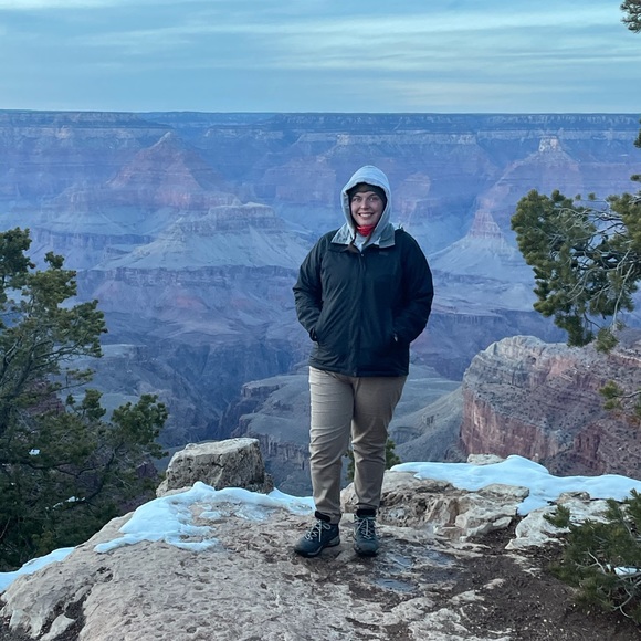 Meet Your Posher! 🧘🏻‍♀️ - Picture 3 of 6